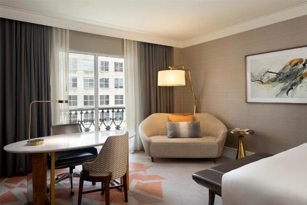 Hotel Crescent Court image 5